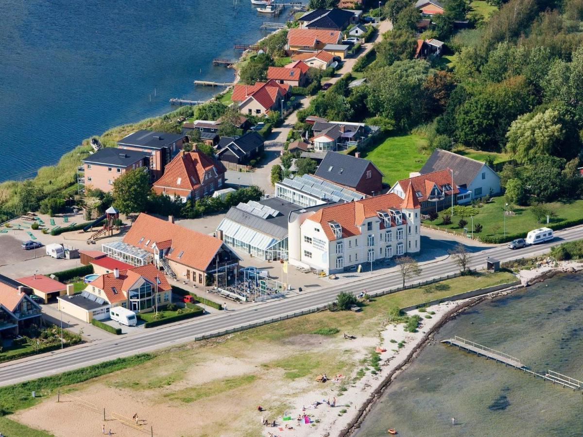 6 Person Holiday Home On A Holiday Park In Hejls Eksteriør bilde