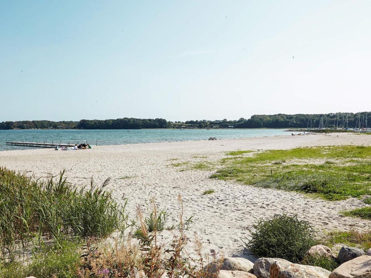 6 Person Holiday Home On A Holiday Park In Hejls Eksteriør bilde
